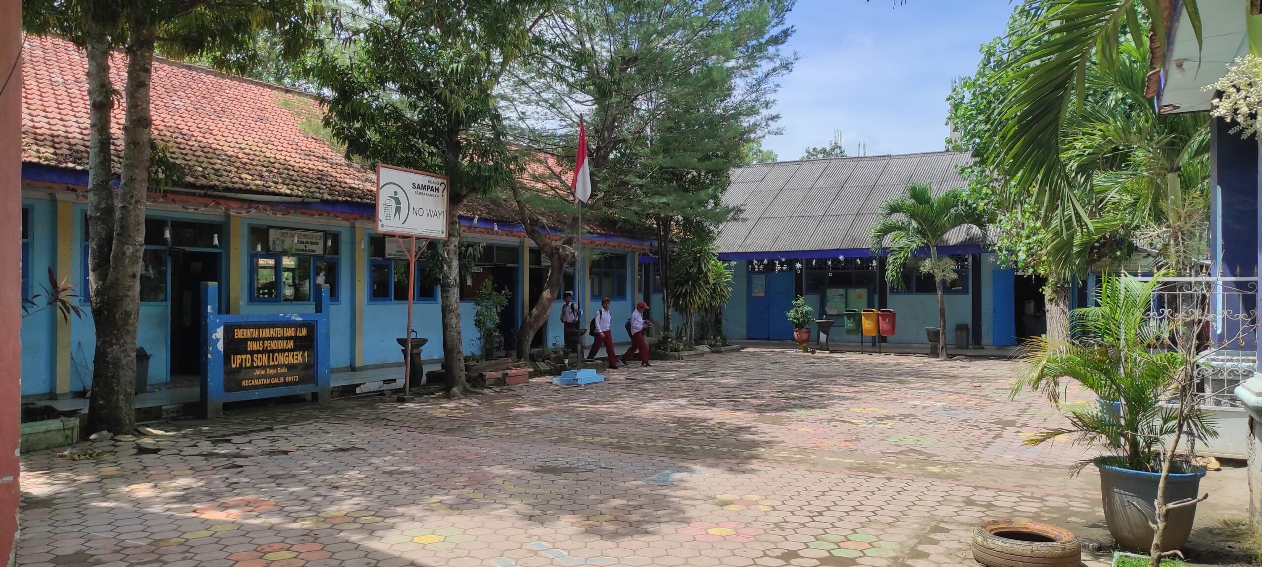 Halaman Sekolah